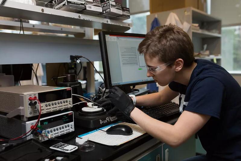 Student conducting research at WWU